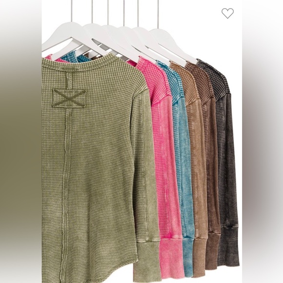 Zenana long sleeve waffle knit top in Dk Camel - Picture 2 of 2